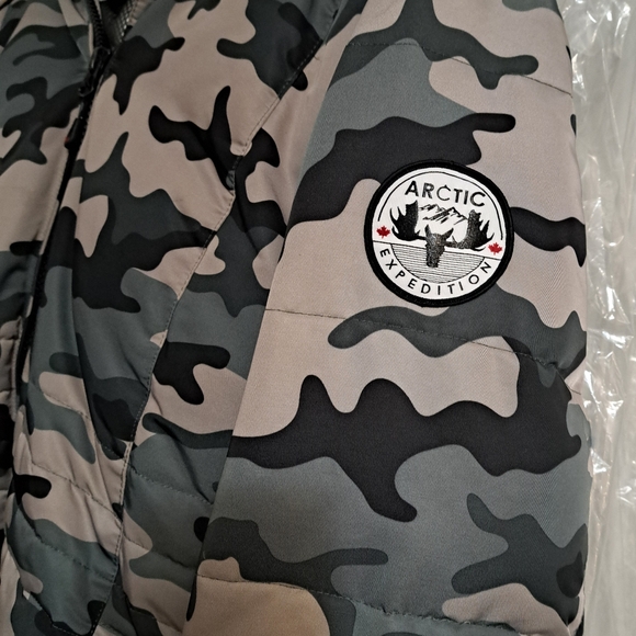 Pre owned Artic Expedition ladies size L coat. Camo - Picture 4 of 8